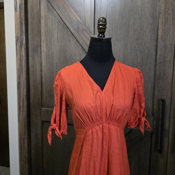 Gal Meets Glam Zinnia Dress - Picture 2 of 4